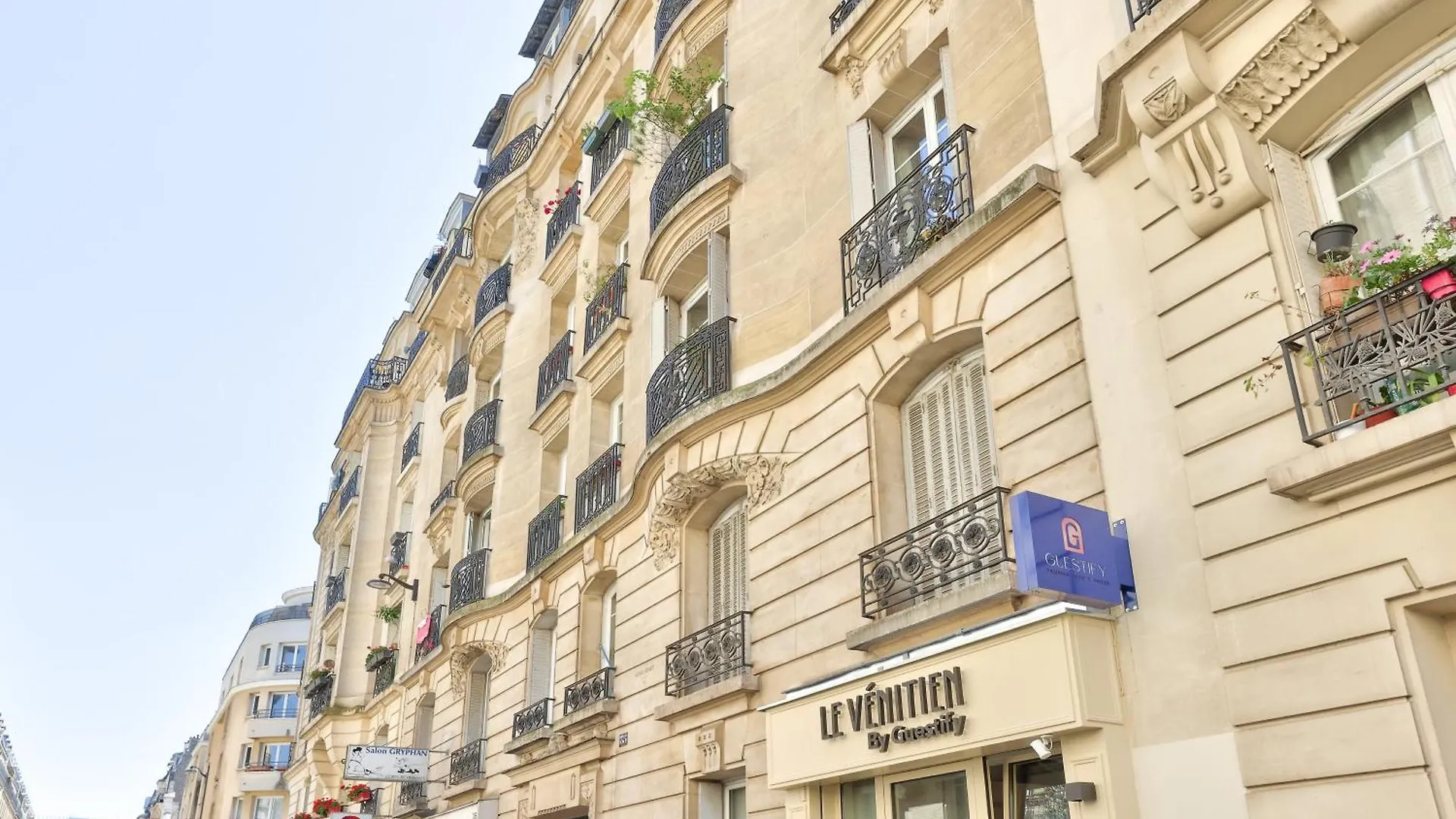 New! Le Venitien, Parisian Getaway, Sacre-Coeur Apartment France