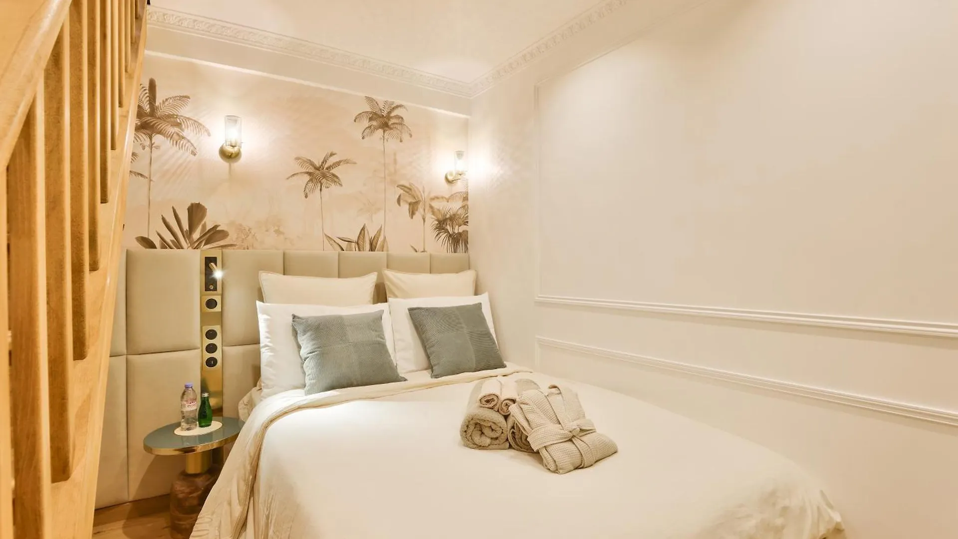 New! Le Venitien, Parisian Getaway, Sacre-Coeur Apartment 0*, Paris