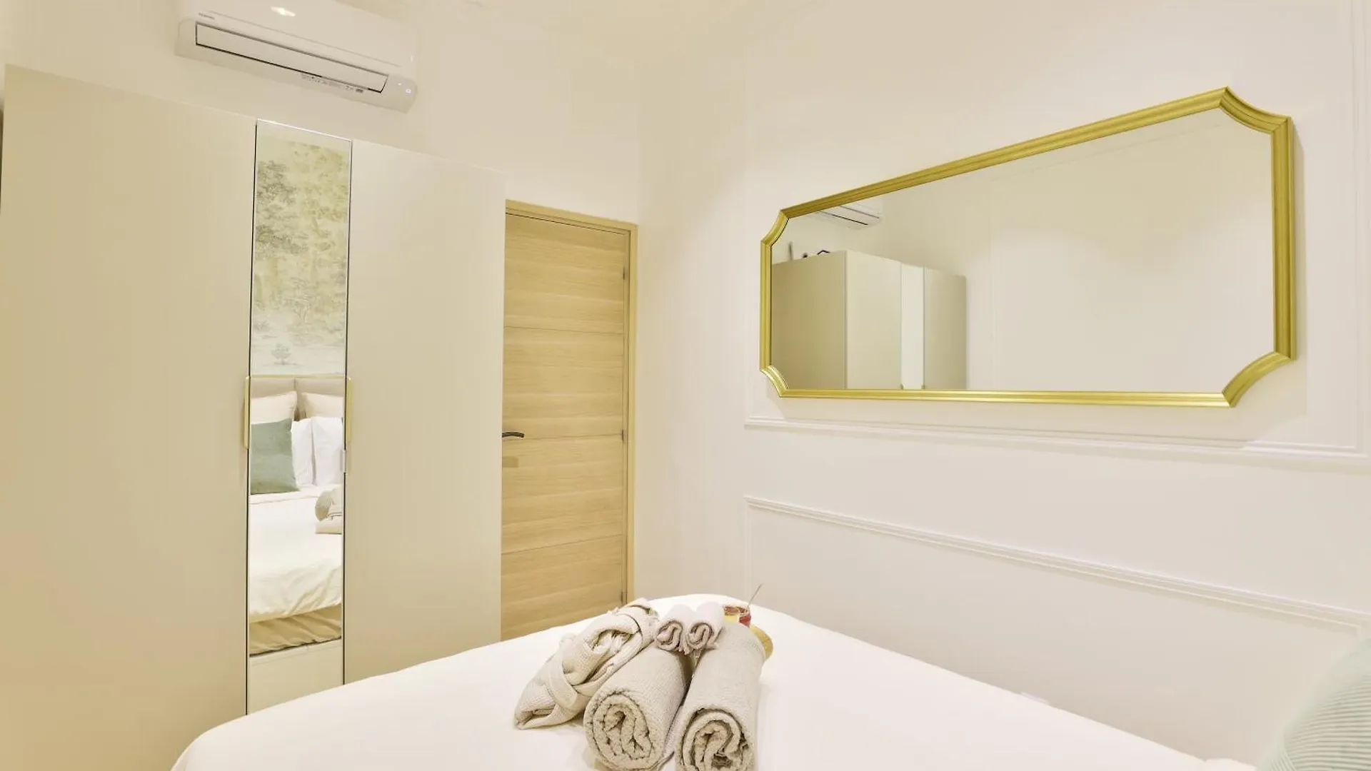 New! Le Venitien, Parisian Getaway, Sacre-Coeur Apartment