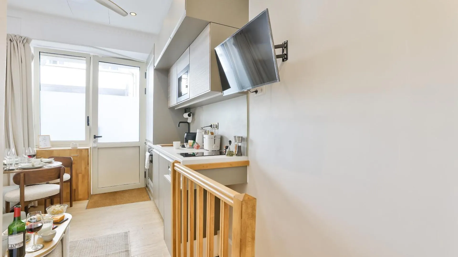 New! Le Venitien, Parisian Getaway, Sacre-Coeur Apartment Paris